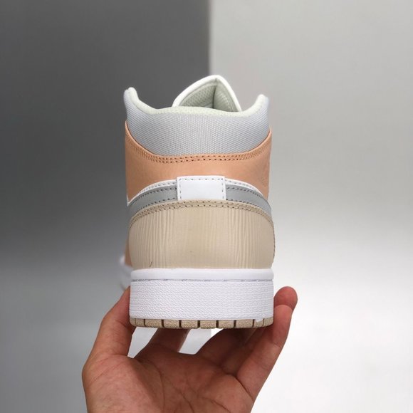 Athletic_Shoes